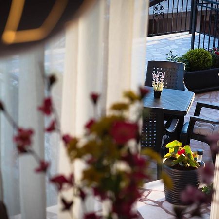 Apartments Nakic シベニク エクステリア 写真