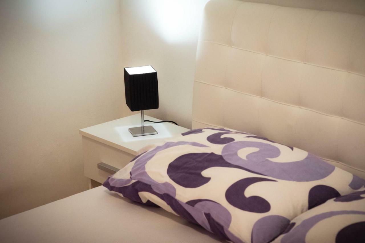 Apartments Nakic シベニク エクステリア 写真