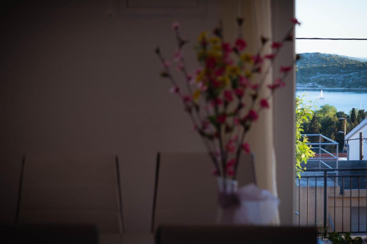 Apartments Nakic シベニク エクステリア 写真